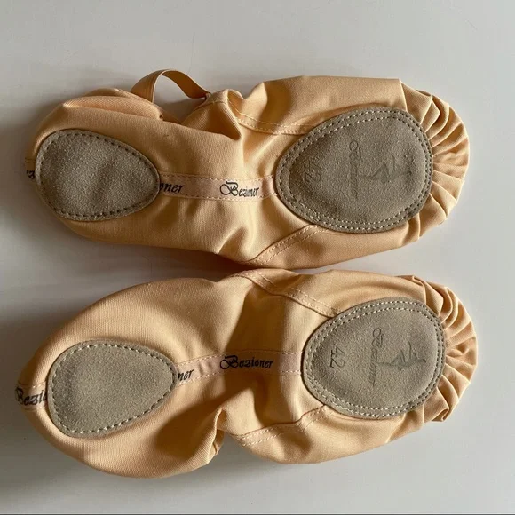 Dance & Ballet Shoes Beige Size 6 NWT - Picture 2 of 8